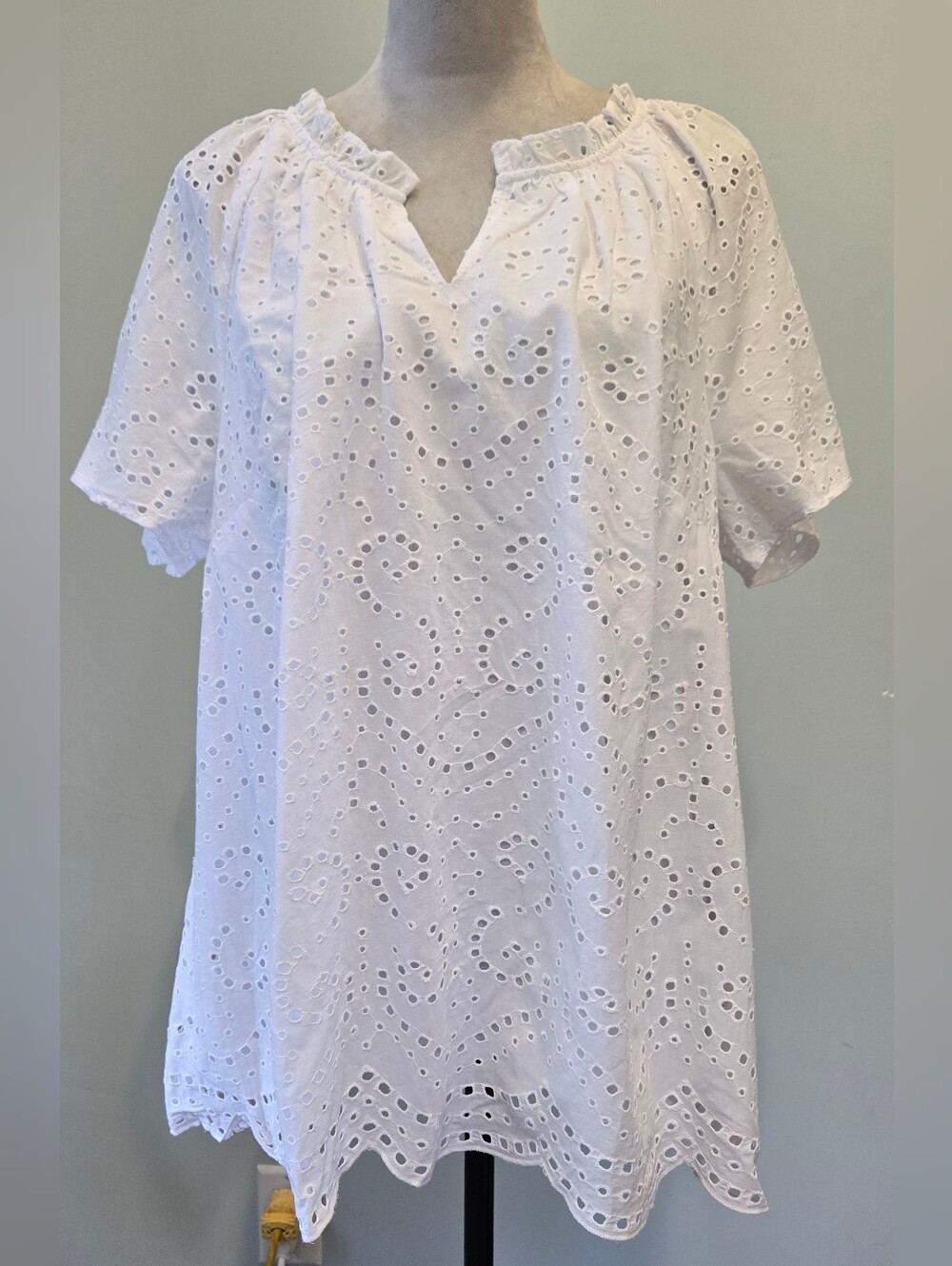 Talbots White Eyelet Peasant Top 28" long sz 2X